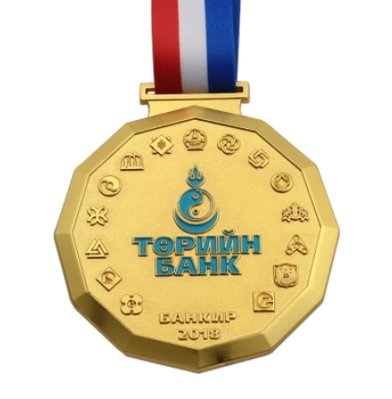 Golden medal of honor.jpg